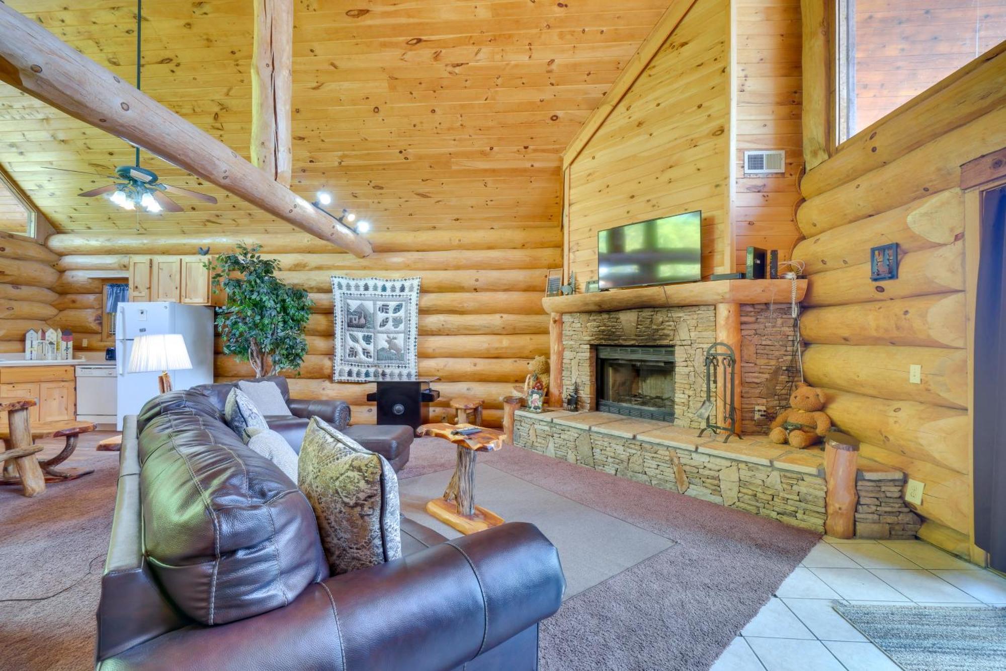 Gatlinburg Cabin With Hot Tub About 11 Miles To Downtown Ngoại thất bức ảnh