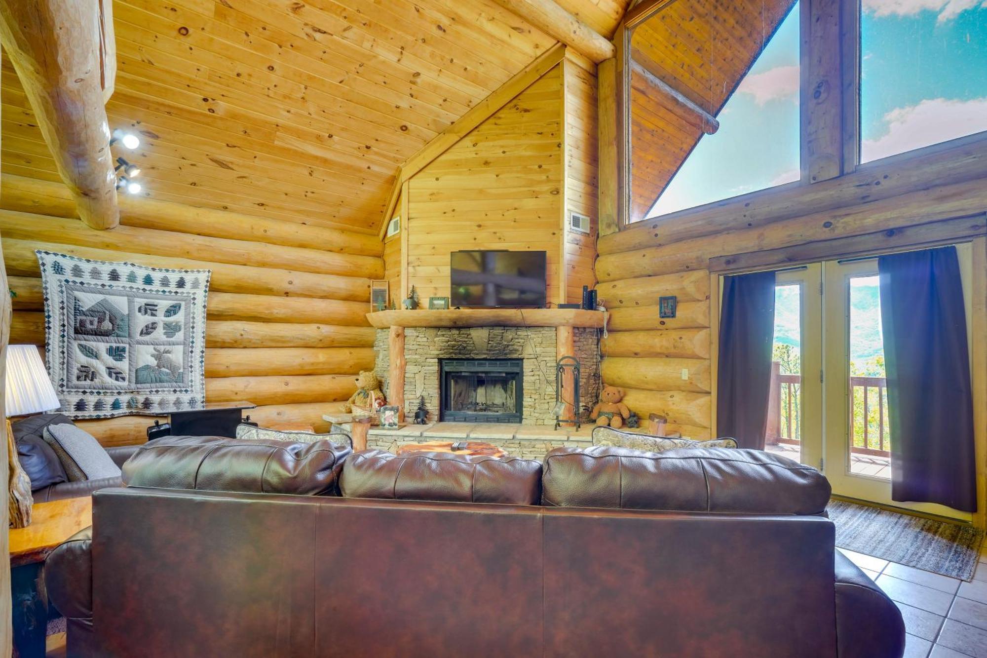 Gatlinburg Cabin With Hot Tub About 11 Miles To Downtown Ngoại thất bức ảnh